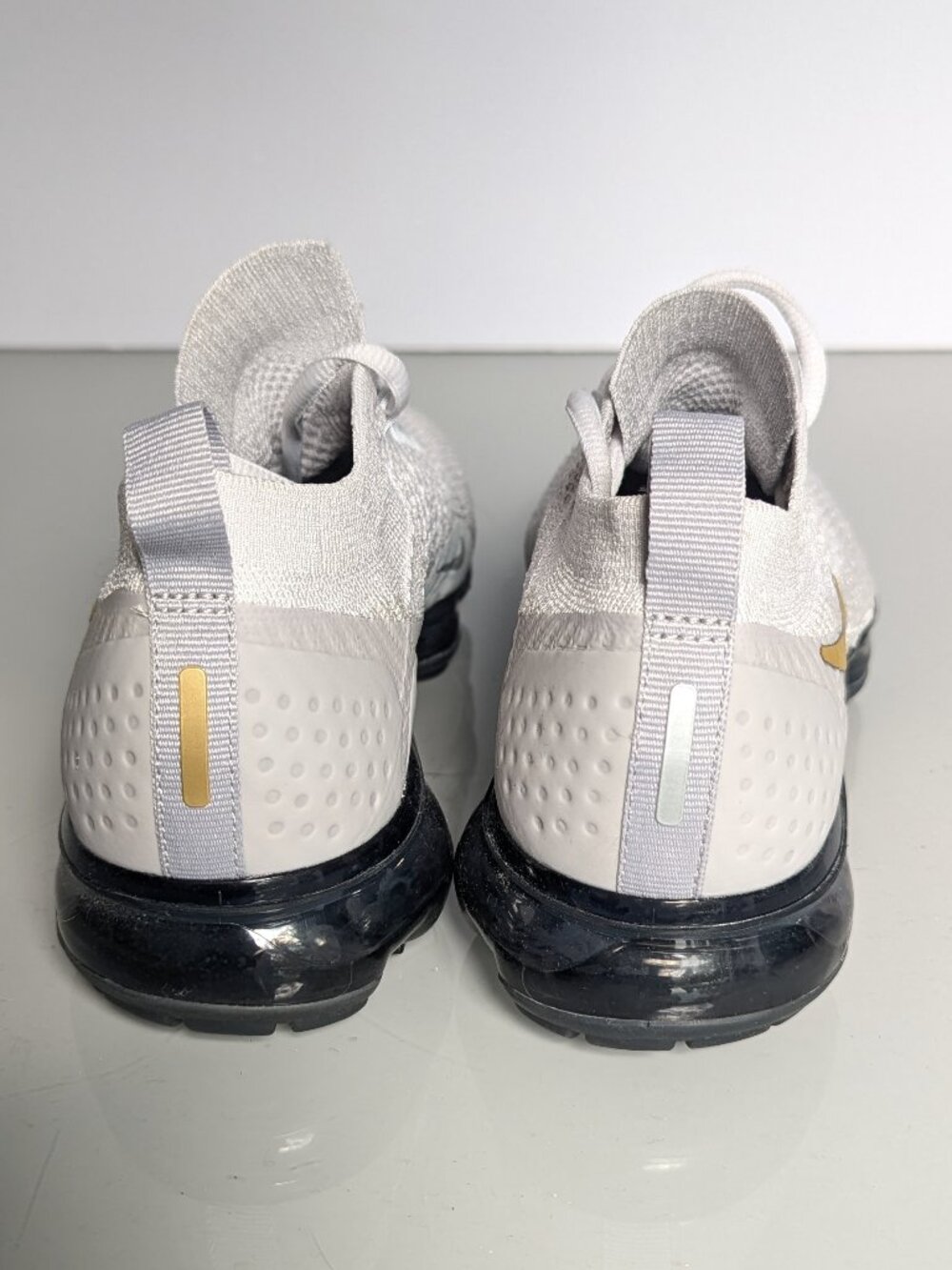Nike Air VaporMax 2 Vast Grey Metallic Gold Knit Sneaker Size 7.5 Lace Up Comfy - Picture 8 of 10